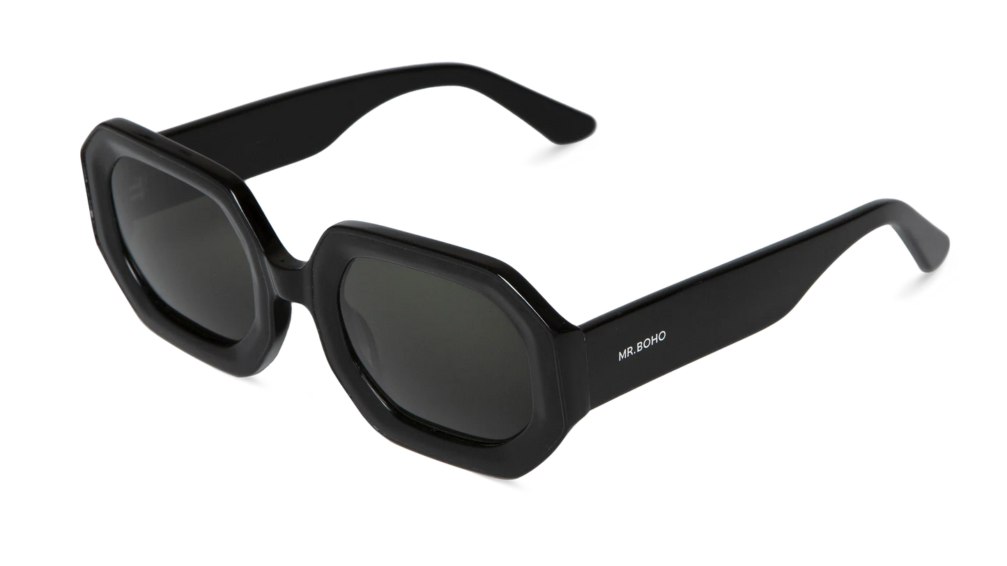 BLACK SAGENE WITH CLASSICAL LENSES